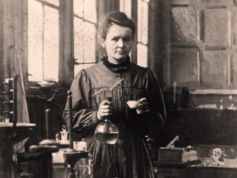 File:Marie-curie ArandaC.jpg