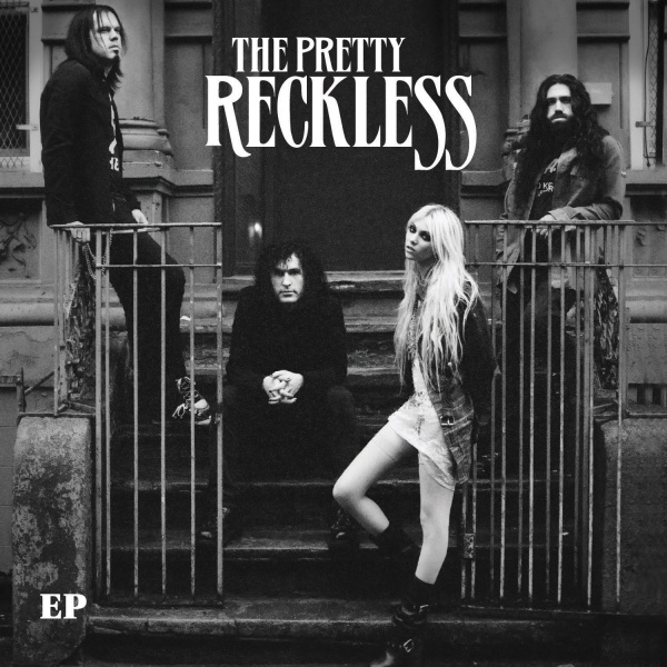 File:The pretty reckless.jpg