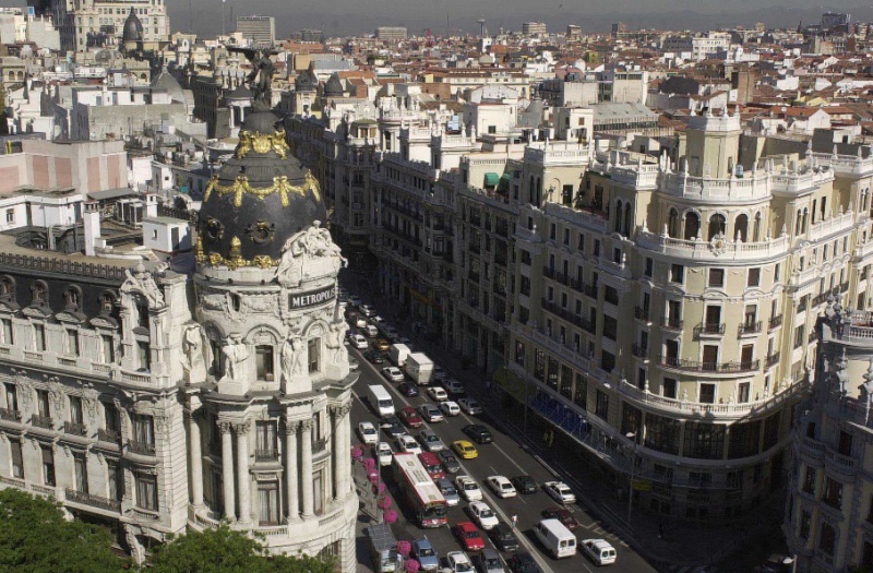 File:Calle Gran Vía, Madrid.jpg